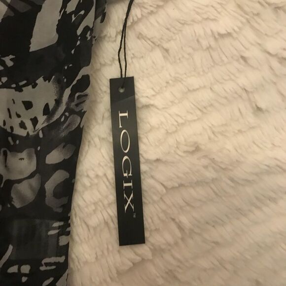 Beautiful blouse - Picture 5 of 6